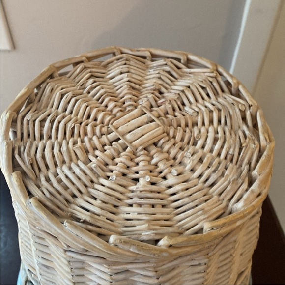 Trash Basket Woven Wicker Basket Blue Liner Small Space Decor Dorm Life - Picture 4 of 7